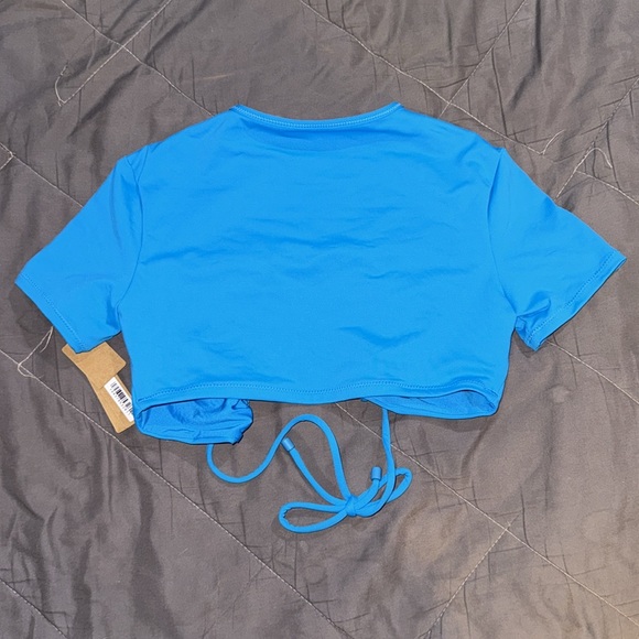 SKIMS SIGNATURE SWIM RUCHED T-SHIRT CROPPED - Picture 3 of 3
